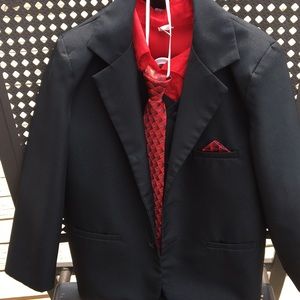 Boys size 7 five piece suit